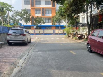 Đất đấu giá Việt Hưng Long Biên 75m2 cạnh UBND CV Quận SĐCC 0