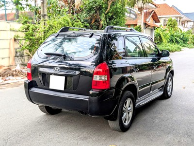 Hyundai Tucson 2010 số tự động màu đen 3