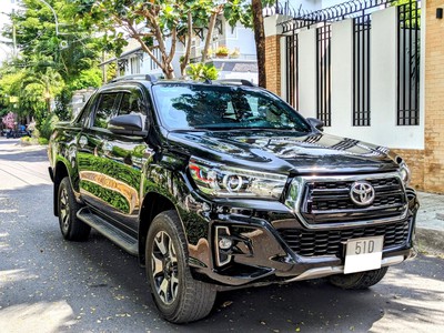 Bán xe Toyota Hilux 2019, số tự động 2 cầu 4x4, màu đen 0