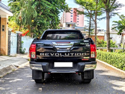 Bán xe Toyota Hilux 2019, số tự động 2 cầu 4x4, màu đen 6