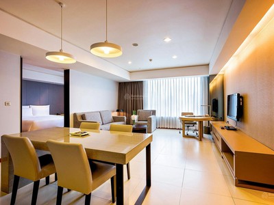 Nhà cần bán hxh 10m, đường nguyễn gia trí  d2 cũ. hẻm thông. dt: 4mx22m, nhà 3 tầng. giá 16,5 tỷ 1