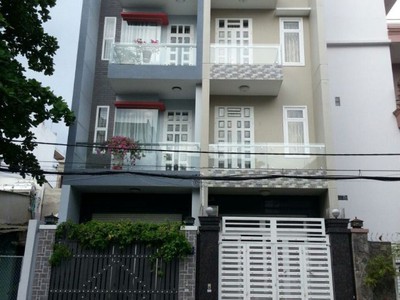 Nhà cần bán hxh 10m, đường nguyễn gia trí  d2 cũ. hẻm thông. dt: 4mx22m, nhà 3 tầng. giá 16,5 tỷ 0