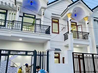 Kẹt tiền bán nhanh nhà 1 trệt 1 lầu giá rẻ 0