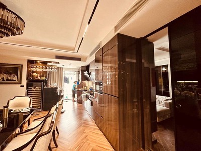 Chính chủ bán căn chung cư 3PN gần 136m2 Central Field 219 Trung Kính 6