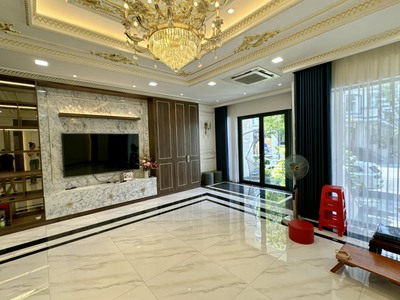 Bán nhà Vạn Phúc City Thủ Đức  DT 7m x20m - 5 tầng - Nội thất cao cấp  vị trí đẹp giá 27 tỷ 2