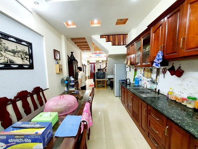 Nguyễn lương bằng- tt đống đa-ngõ thông - 3 gác tránh xe máy - thoáng sáng - dt 40m2 - 4 tầng - giá 0