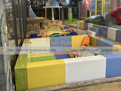 Nhà banh nhựa giá rẻ,quây bóng trẻ em, khung nhà bóng trẻ em 5
