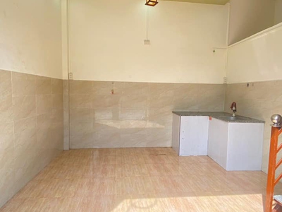 Căn bán nhà ngay tttp có thể kinh doanh gần bờ kè vạn thắng 1