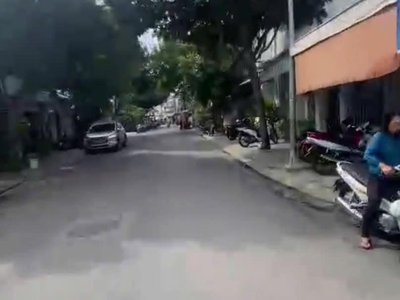 Căn bán nhà ngay tttp có thể kinh doanh gần bờ kè vạn thắng 4