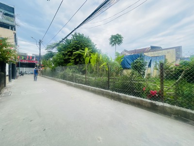 Bán siêu phẩm 1057m 2 mặt tiền đường cao bá quát. 100 thổ cư 4