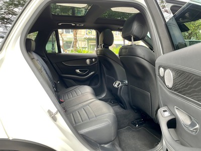 Cần ra nhanh xe GLC300-4matic sx 2016 4