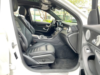 Cần ra nhanh xe GLC300-4matic sx 2016 8