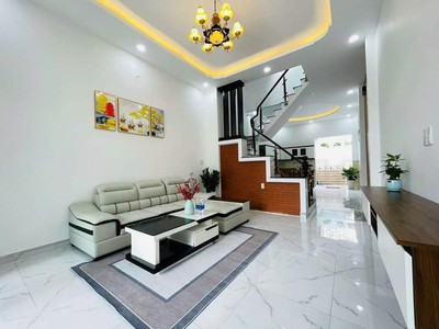 Chính chủ bán gấp nhà công năng chdv , trung tâm quận7  đường số tân quy, vi trí đắc địa , giá chỉ 2