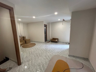 Hòa -bán gấp nhà 20m2 nhà đẹp full nội thất - sát hxh - 2 tầng btct , nhà đẹp , chỉ 5.6 tỷ 2