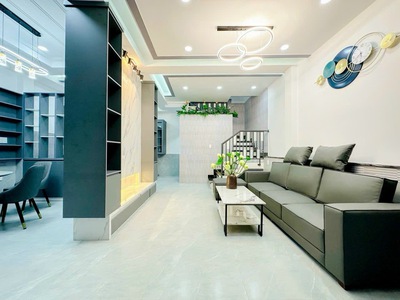 Nhà đẹp, huỳnh tấn phát, ngay cạnh phú mỹ hưng, quận 7, nhĩnh 5 tỷ 0