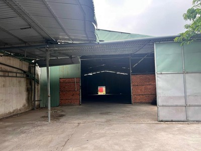 Cho thuê kho xưởng bỉnh dương giá rẻ.tổng diện tích: 1100m2 diện tích kho: 500m2.chỉ 0