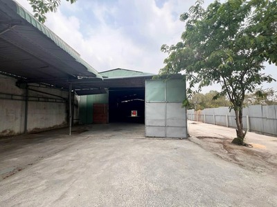 Cho thuê kho xưởng bỉnh dương giá rẻ.tổng diện tích: 1100m2 diện tích kho: 500m2.chỉ 1