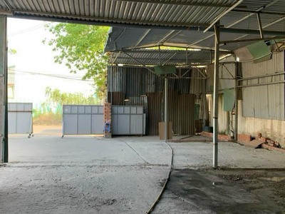 Cho thuê kho xưởng bỉnh dương giá rẻ.tổng diện tích: 1100m2 diện tích kho: 500m2.chỉ 2