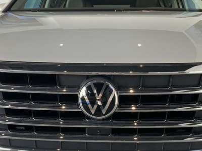 Volkswagen Viloran Premium 2024 1