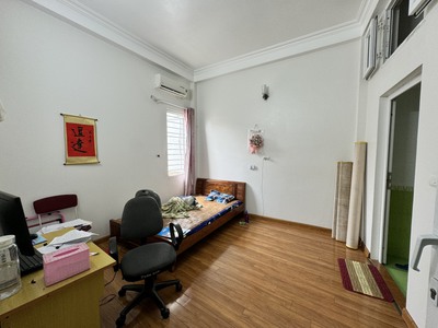 Cần bán 45,6m2 thực tế xây 50m2 nhà 3 tầng ngay cạnh nhà văn hóa tổ 13 Thạch Bàn 1