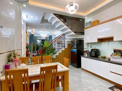 Bán nhà 1 trệt 1 lầu, 100m2 chỉ 1 tỷ 250 5