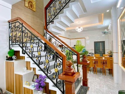 Bán nhà 1 trệt 1 lầu, 100m2 chỉ 1 tỷ 250 3