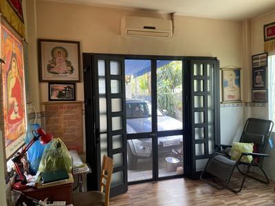 Định cư bán nhà mặt tiền view sông 11 x 80  thương lượng 4