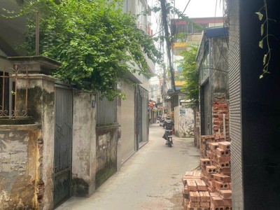 Bán nhà xây mới mặt ngõ miếu hai xã, diện tích 59m 4 tầng giá 3.95 tỉ độc lập, sân cổng 2