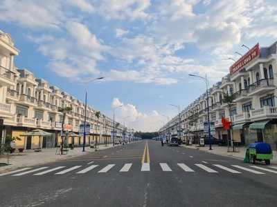 Nhà phố sỗ sẵn đã hoàn công sang tên công chứng ngay 1