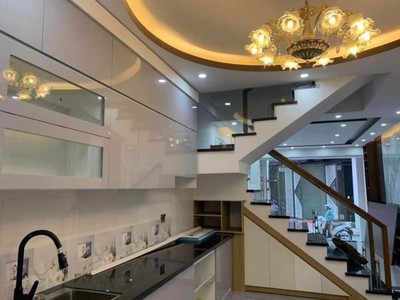 Bán nhà nguyễn văn linh, diện tích 50m 4 tầng giá 4.55 tỉ ngõ ô.tô tránh nhau gần chợ hàng mới 2