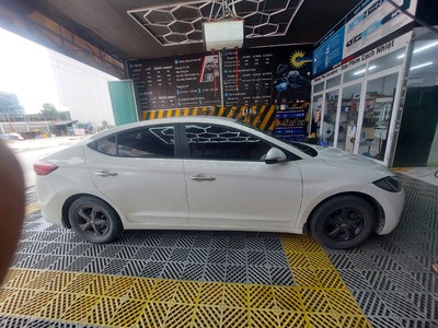 Hyundai Elantra 2017 1.6 MT 2