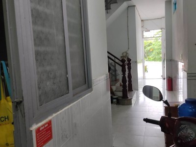 Giảm sốc 1tỷ bán gấp chdv 4 tầng, 120m2, sẵn dòng tiền 300tr/năm, đường 12m mặt tiền sông thạnh lộc 2