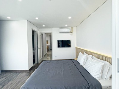 Cho thuê căn góc 2 ngủ view Cầu Rào 1 cực đẹp tại Chung cư cao cấp The Minato Residence. 8