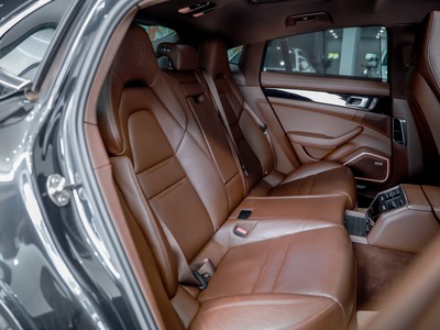 Panamera 2021 Mâu xám anh kim/nâu 9