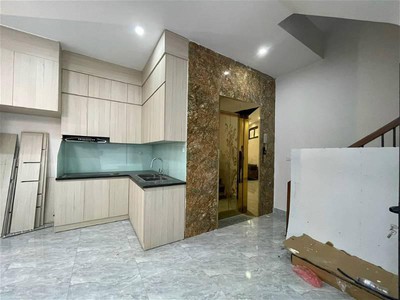 Chỉ hơn 8 tỷ có ngay nhà 6 tầng phố lê trọng tấn   thang máy   lô góc   nở hậu   ngõ thông   cách 1