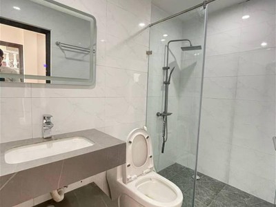 Chỉ hơn 8 tỷ có ngay nhà 6 tầng phố lê trọng tấn   thang máy   lô góc   nở hậu   ngõ thông   cách 3