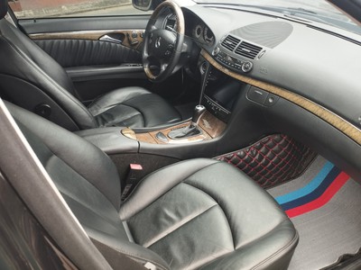 Chính chủ cần bán xe Mercedes E200 đời 2008 1
