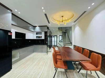 Siêu hiếm, nhỉnh 10 tỷ có ngay nhà mặt phố lý thường kiệt, 3 ô tô tránh 1