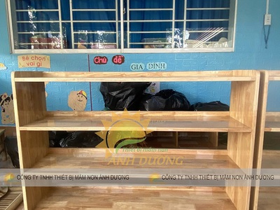 Kệ montessori, kệ gỗ mầm non giá rẻ, kệ montessori mầm non 2