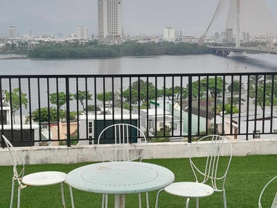 Đà nẵng, bán tòa appatmen view sông hàn, mặt vườn hoa công viên 131m 8 tầng 18 căn hộ, dòng tiền 4