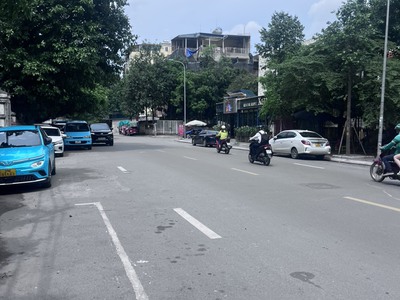 Cực hiếm duy nhất 1 căn biệt thư 5.2ha yên hòa, cầu giấy 400m2, 3 tầng, mt 17,5m, giá 123 tỷ. lh 2