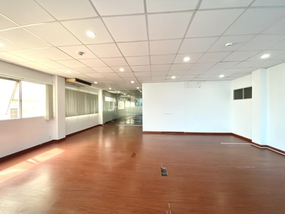 Văn phòng sàn 60m2 view kính, cửa sổ thông thoáng sang trọng tại Võ Văn Tần - Quận 3 2