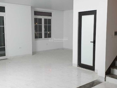 Cc bán gấp liền kề 98m2 5tầng hdi home 201 nguyễn tuân. mặt tiền 7.5m đông nam. dòng tiền 600tr/năm 4