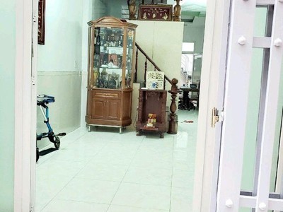 Nhà đẹp ở ngay diện tích lớn, phú định, 3 tầng, khu sang trọng dân trí cao, chỉ 5 tỷ. 0
