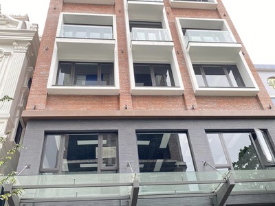Bán BT Cạnh Royal City 170M2 Lô Góc Mặt Tiền 20M 58 Tỷ  Vỉa hè KD Ô TÔ Tránh Đỗ 0