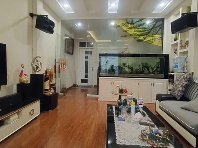 Nhà đẹp Ngã Tư Sở - Sát Phố - 2 Thoáng trước sau - 53M2 X 5 tầng - chỉ 9 tỷ 3