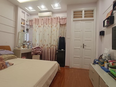 Nhà đẹp Ngã Tư Sở - Sát Phố - 2 Thoáng trước sau - 53M2 X 5 tầng - chỉ 9 tỷ 6