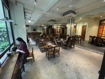 Cho thuê mặt bằng quán cafe tầng 1 2 tổng diện tích sử dụng 2 tầng 300m có thang riêng 4
