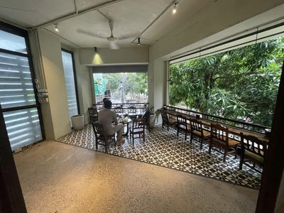 Cho thuê mặt bằng quán cafe tầng 1 2 tổng diện tích sử dụng 2 tầng 300m có thang riêng 3