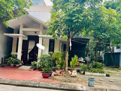 Bán nhà cấp 4 Lô góc vườn hoa thoáng gần trục đường đôi tỉnh uỷ cột 8 - Hồng Hà, Hạ Long. 0